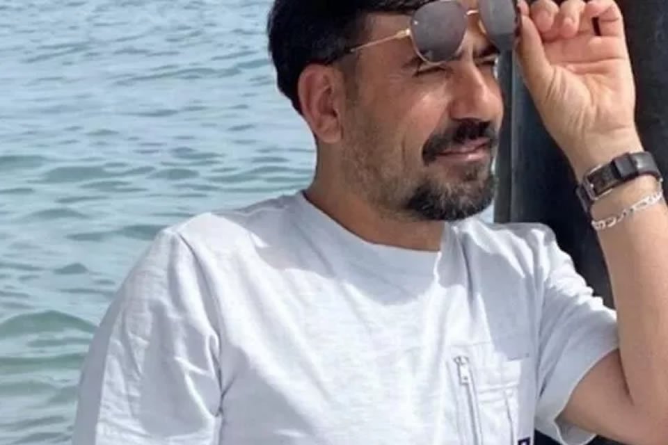 Mehmet Din&ccedil;, pop&uuml;ler adıyla &Ccedil;ılgın Dondurmacı, 1982 yılında Hatay'ın Antakya