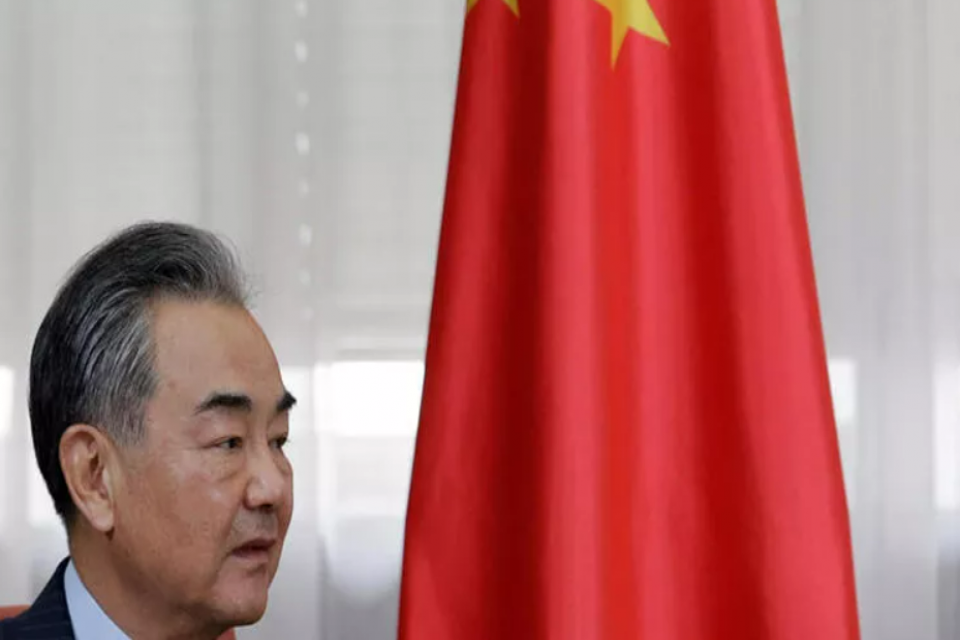 &Ccedil;in Dışişleri Bakanı Wang Yi, Rusya ve Ukrayna arasındaki krize