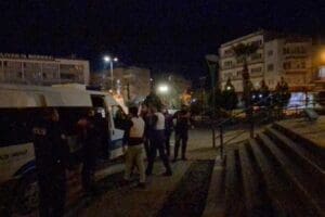 İZMİR'in Tire il&ccedil;esinde, sahte kimlikle gezen cinayet ş&uuml;phelisi Ş.C., polis