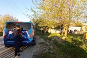 Denizli'nin Pamukkale il&ccedil;esinde, kendisini hırsızlıkla su&ccedil;layan Mustafa &Ouml;zt&uuml;rk'&uuml; (55) &ouml;ld&uuml;rmekten
