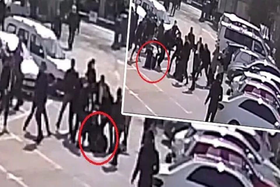 Bursa'da cinsel istismar davasının duruşması sonrası taraflar arasında kavga &ccedil;ıktı.