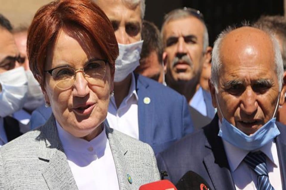 İş ortaklarını yolsuzluk yapmakla su&ccedil;larken kullandığı cinsiyet&ccedil;i a&ccedil;ıklamalar sebebiyle tepki