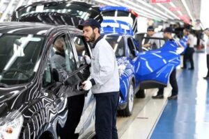 Bir&ccedil;ok otomotiv &uuml;reticisine ağır yara a&ccedil;an &ccedil;ip krizi Oyak Renault'u