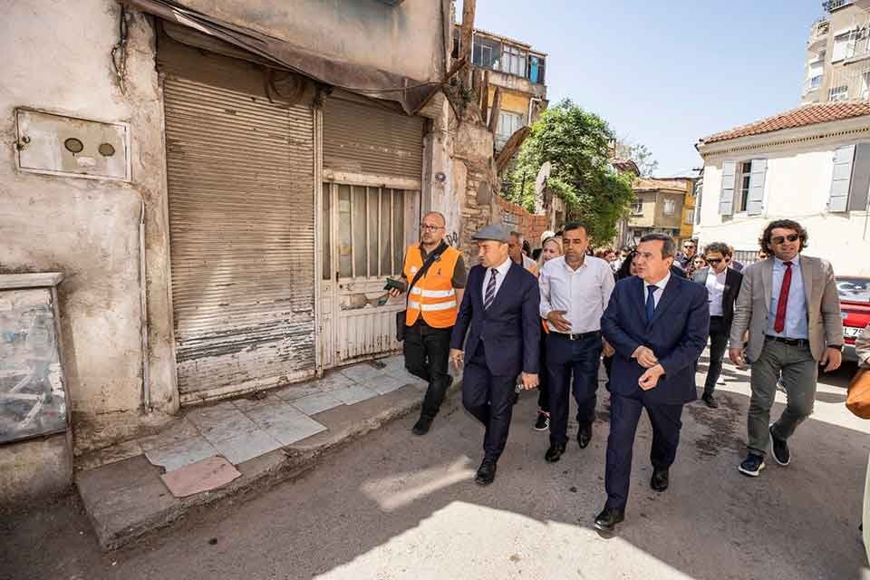 İzmir B&uuml;y&uuml;kşehir Belediye Başkanı Tun&ccedil; Soyer, d&uuml;nyanın ilk Cittaslow Metropol&uuml;