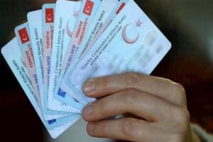 15 yaş altı &ccedil;ocukların TCKK başvuruları, velisi ya da vasisi