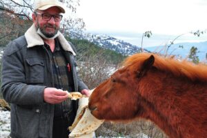 Manisa'da yaşayan restoran işletmecisi Ahmet Çiftçi (60), 10 yıldır her