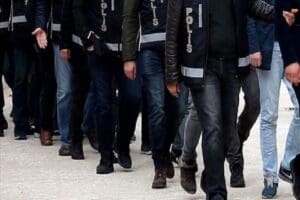 Mesajlaşma ve g&ouml;r&uuml;nt&uuml;l&uuml; konuşma uygulaması &uuml;zerinden &ccedil;ocukların cinsel istismarı i&ccedil;erikli
