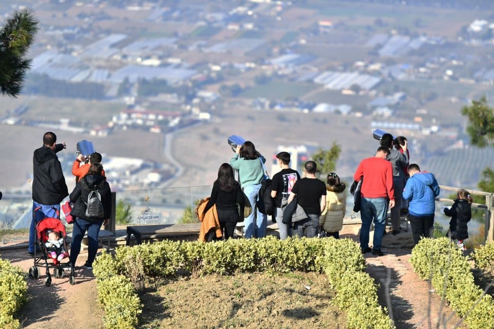 Hem K&ouml;rfez hem de baraj manzarasıyla kentin &ouml;nemli turistik merkezlerinden