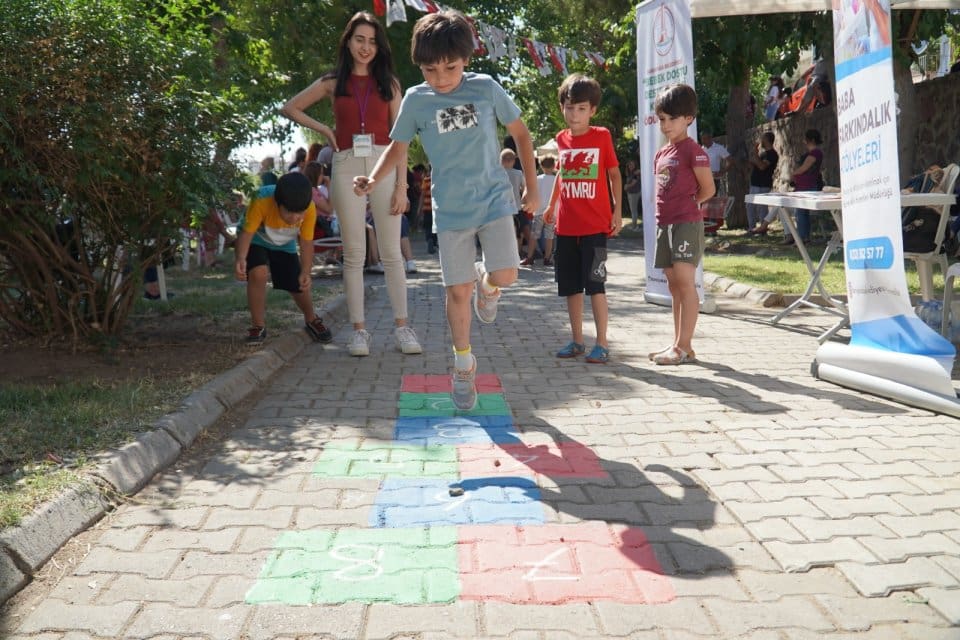Karşıyaka Belediyesi, yaz ayları boyunca il&ccedil;enin farklı noktalarında d&uuml;zenleyeceği &ldquo;Sokak