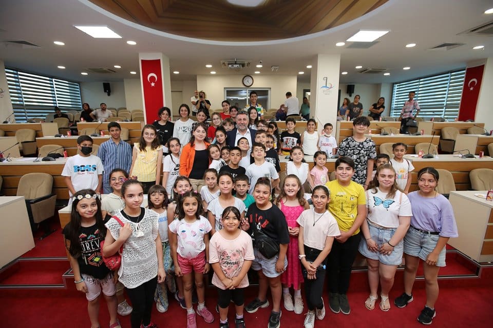 &lsquo;D&uuml;nya &Ccedil;ocuk ve Gen&ccedil;lik Kenti&rsquo; vizyonu doğrultusunda &ouml;rnek projeleriyle fark