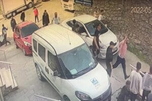 İstanbul Pendik'te oynanan U14 Ligi futbol karşılaşması sırasında kavga &ccedil;ıktı.