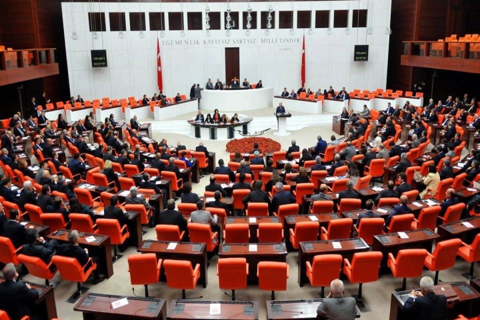TBMM lokantasında yapılan zam ile birlikte 2 TL olan kuver