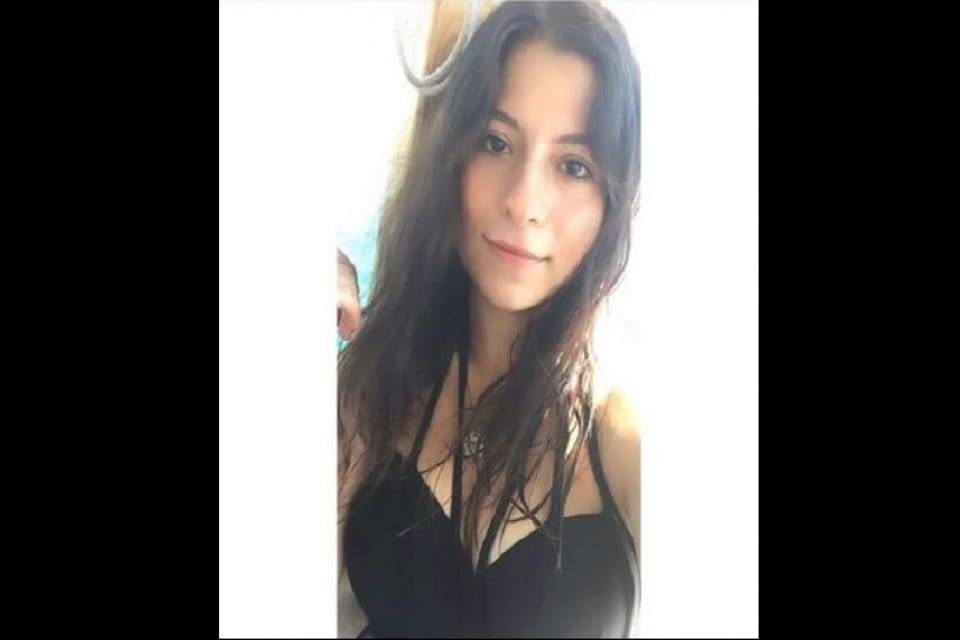 Elif &Uuml;lk&uuml; Eroğlu sahurdan sonra sokağındaki konteynnere &ccedil;&ouml;p d&ouml;kmeye giderken