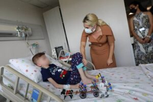 Bursa'da,&nbsp;&ccedil;&ouml;p evde bulunan 9 yaşındaki Cem'in sağlık durumunun iyiye gittiği