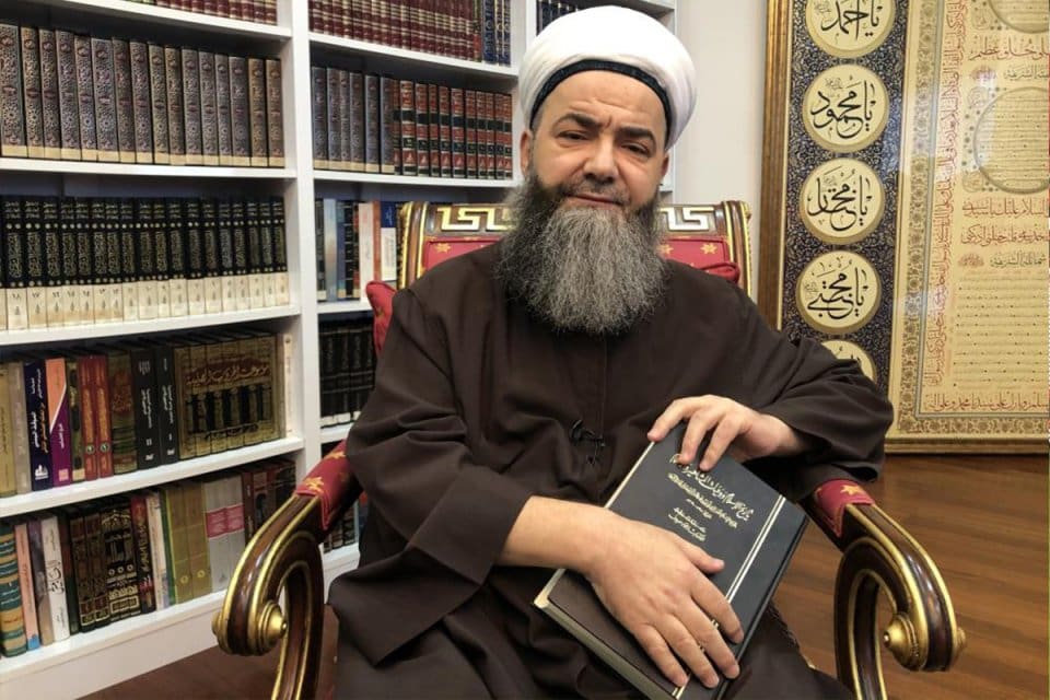 C&uuml;bbeli Ahmet olarak tanınan Ahmet Mahmut &Uuml;nl&uuml;, "i&ccedil; savaş" a&ccedil;ıklamalarına
