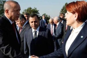 H&uuml;rriyet yazarı Abdulkadir Selvi, bu aşamada İYİ Parti'yi Cumhur İttifakı'na