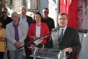 Konak Belediye Meclisi&rsquo;nin oybirliğiyle aldığı kararın ardından D&uuml;nya Romanlar G&uuml;n&uuml;&rsquo;nde,