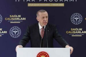 Cumhurbaşkanı Erdoğan, Etlik Şehir Hastanesi'nde g&ouml;revli sağlık&nbsp;personeli ile&nbsp;iftar programında bir