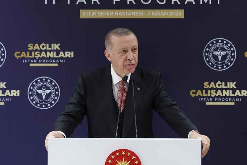 Cumhurbaşkanı Erdoğan, Etlik Şehir Hastanesi'nde g&ouml;revli sağlık&nbsp;personeli ile&nbsp;iftar programında bir