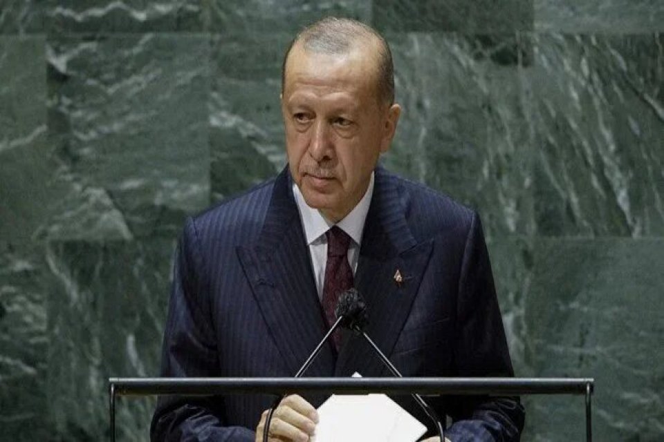Cumhurbaşkanı Erdoğan: ABD Afganistan'dan çıktığı gibi Suriye'den ve Irak'tan çıkmalıdır Cumhurbaşkanı Recep Tayyip Erdoğan'ın New York ziyareti sırasında CBC'e verdiği