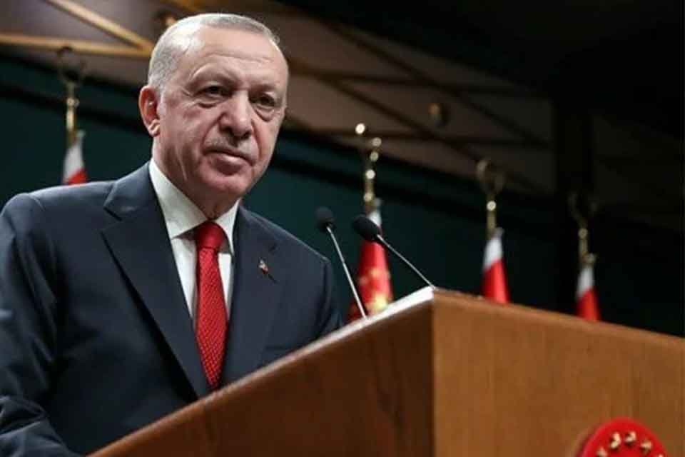 Cumhurbaşkanı Erdoğan açıkladı: Temel ihtiyaç ürünleri ve yeme içme sektöründe KDV indirimi Cumhurbaşkanı Recep Tayyip Erdoğan, deterjan, sabun, tuvalet kağıdı, peçete, bebek