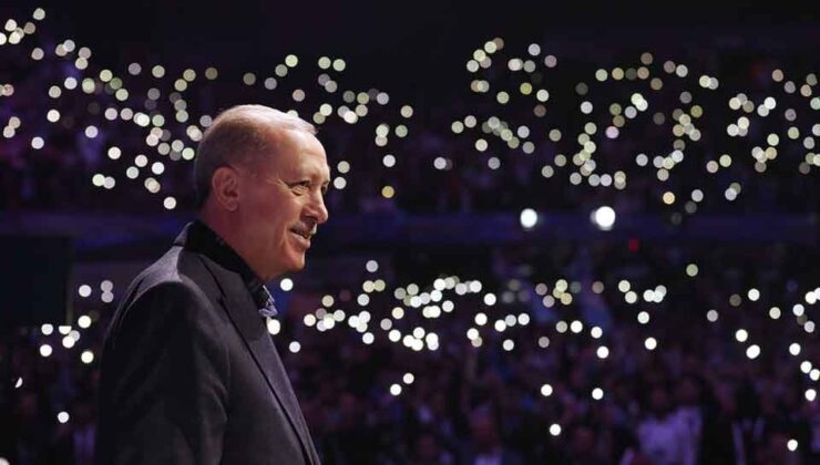 Cumhurbaşkanı Erdoğan, AK Gençlik İzmir’e seslendi: ‘İzmir sizlerle gurur duyuyoruz, sizlerin yanındayım’