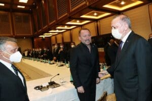 Cumhurbaşkanı Recep Tayyip Erdoğan, Cumhurbaşkanlığı K&uuml;lliyesi'nde Beşiktaş JK y&ouml;netici, teknik