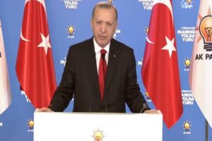 Cumhurbaşkanı Recep Tayyip Erdoğan, partisinin il kongrelerine canlı bağlantıyla katılarak