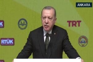 Cumhurbaşkanı Erdoğan, "M&uuml;sl&uuml;manlara y&ouml;nelik ırk&ccedil;ılığı Batılılar İslamofobi olarak yumuşatmak istese