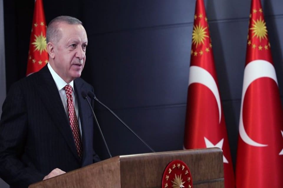 Cumhurbaşkanı Recep Tayyip Erdoğan, sosyal medya hesabından "Mescid-i Aksa'ya ve