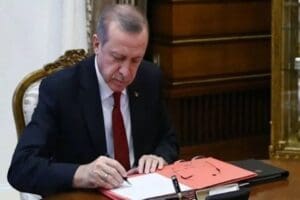 Bug&uuml;n Resmi Gazete'de yayımlanan atama kararlarına g&ouml;re, Cumhurbaşkanı Recep Tayyip