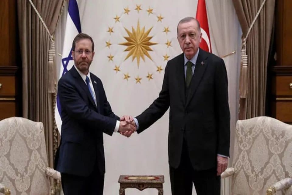 Cumhurbaşkanı Recep Tayyip Erdoğan, İsrail Cumhurbaşkanı Herzog ile telefonda g&ouml;r&uuml;şt&uuml;.