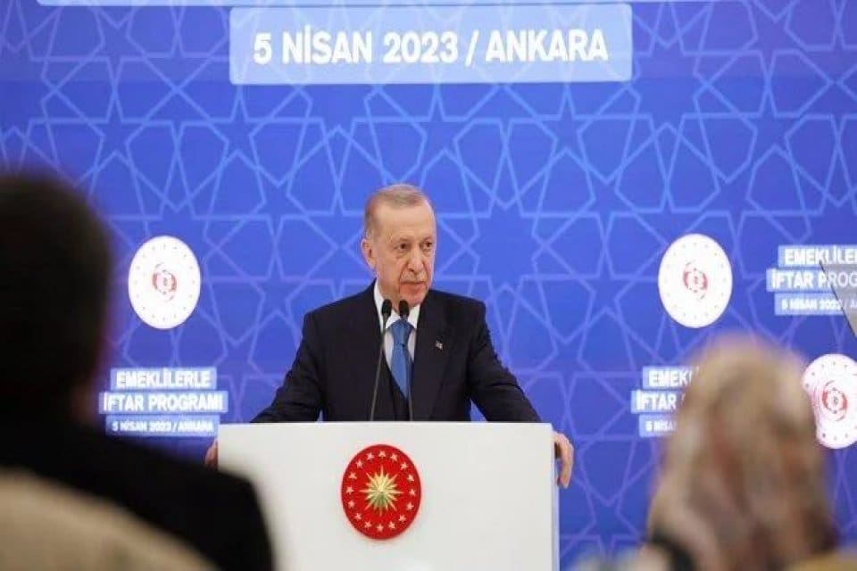 Cumhurbaşkanı Erdoğan, İsrail'in&nbsp;Mescid-i Aksa'ya y&ouml;nelik saldırısına tepki g&ouml;sterdi. Erdoğan, "Mescid-i