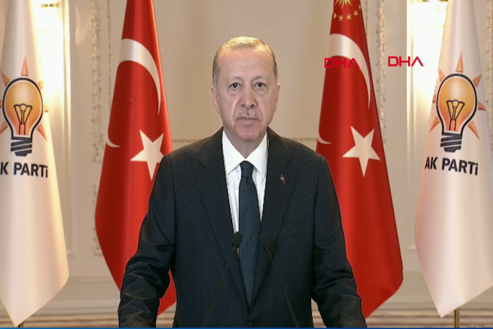 Cumhurbaşkanı Erdoğan, AK Parti'nin Genişletilmiş İl Başkanları Toplantısı'na canlı bağlantıyla