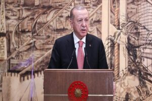 Kayseri'de konuşan Cumhurbaşkanı Erdoğan, ekonomiye yönelik mesajlar verdi. Küresel ekonomik