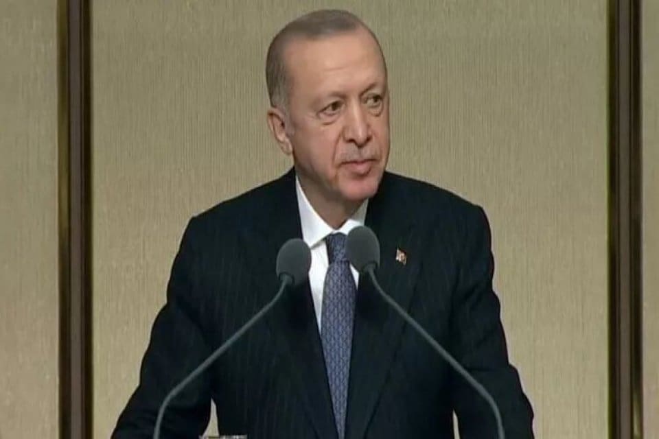 Cumhurbaşkanı Recep Tayyip Erdoğan, eski vekillerle 'vefa' buluşmasında a&ccedil;ıklamalarda bulundu.