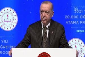 Cumhurbaşkanı Recep Tayyip Erdoğan, Hali&ccedil; Kongre Merkezi'nde 2021 yılı &Ouml;ğretmen
