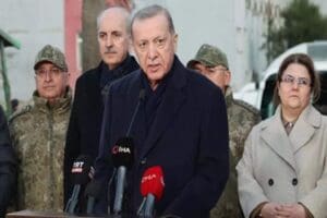 Cumhurbaşkanı Recep Tayyip Erdoğan, Kahramanmaraş merkezli depremden etkilenen Adıyaman'da depremzedeler