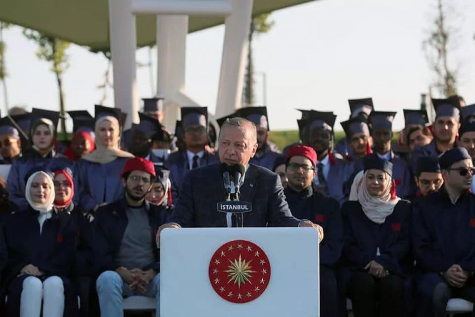 Cumhurbaşkanı Recep Tayyip Erdoğan, İstanbul&rsquo;da İbn Haldun &Uuml;niversitesi Mezuniyet T&ouml;reni'nde