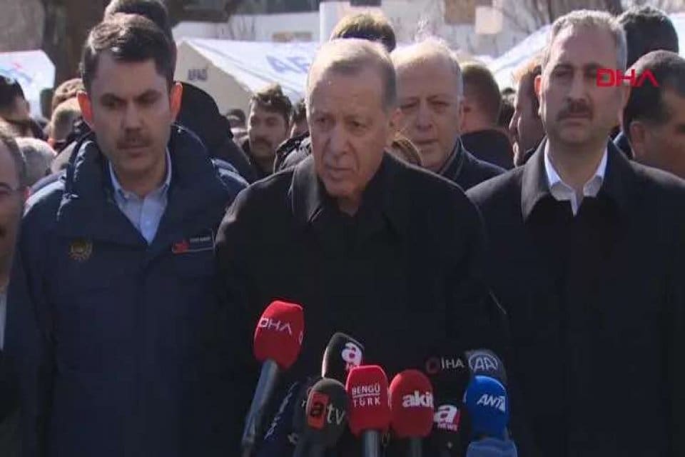 Cumhurbaşkanı Recep Tayyip Erdoğan, Kahramanmaraş merkezli depremden etkilenen Gaziantep'te son