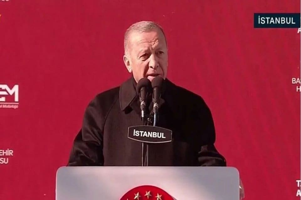 Cumhurbaşkanı Recep Tayyip Erdoğan, Kayaşehir Metro İstasyonu'nda, Başakşehir-&Ccedil;am ve Sakura