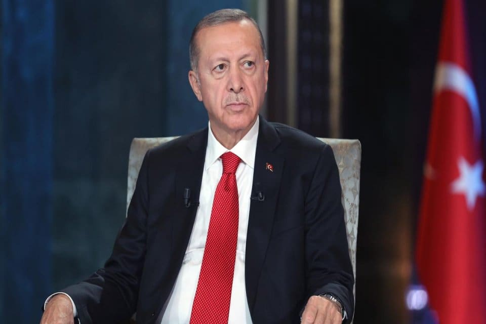 BALKON KONUŞMASINI SİZLERLE BERABER YAPACAĞIZ AK Parti İzmir Milletvekili ve