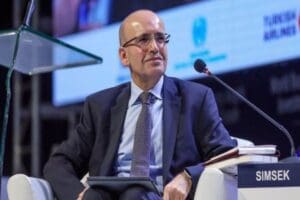 Eski Maliye Bakanı&nbsp;Mehmet Şimşek, Cumhurbaşkanı ve AKP Genel Başkanı&nbsp;Recep Tayyip