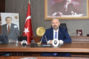 İzmir Vali Yardımcısı Hulusi Doğan'ın çektiği kurayla Menemen Belediye Başkan