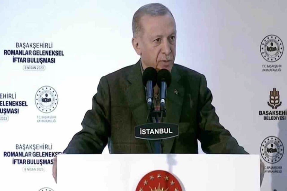 Cumhurbaşkanı Recep Tayyip Erdoğan, "Başakşehirli Romanlar Geleneksel İftar Buluşması"nda a&ccedil;ıklamalarda