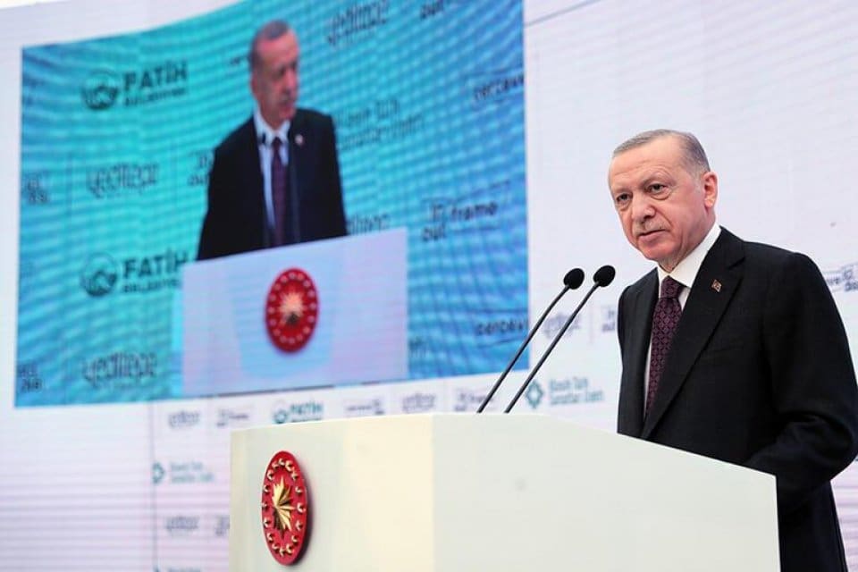 Cumhurbaşkanı Recep Tayyip Erdoğan, S&uuml;leymaniye Dar&uuml;zziyafe'de 2. Yeditepe Bienali'ne katıldı