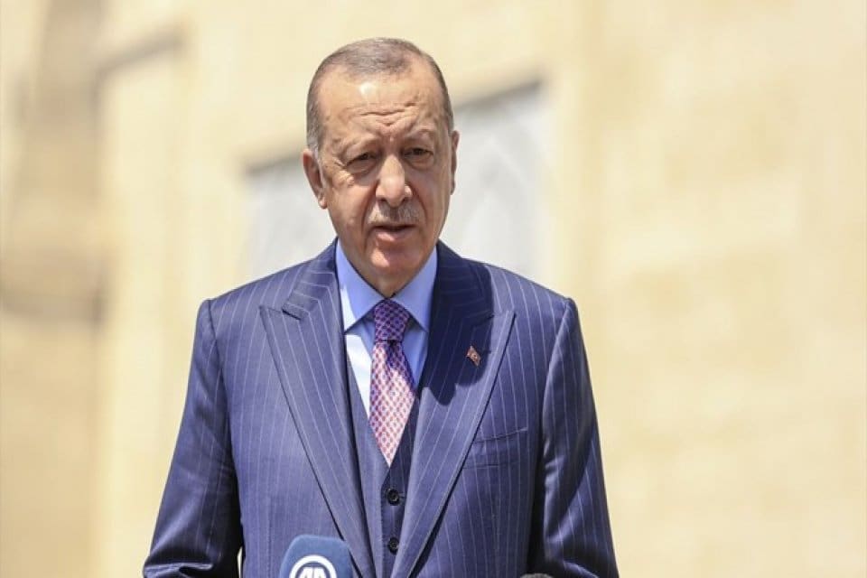 Cumhurbaşkanı Erdoğan, "Birazdan yapılacak LGS'de sizlere başarılar dilerim. İnşallah başaracaksınız.