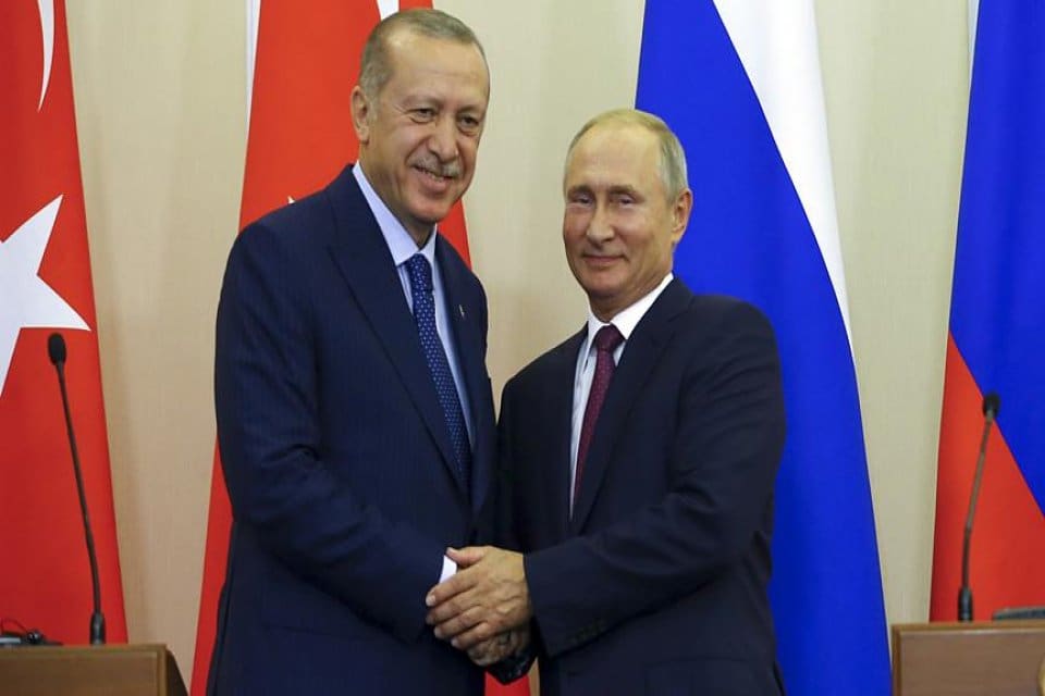 Cumhurbaşkanı Erdoğan, Rusya Devlet Başkanı Putin ile telefonda g&ouml;r&uuml;şt&uuml;. G&ouml;r&uuml;şmede,