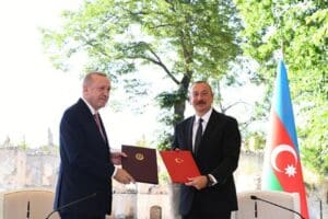 Cumhurbaşkanı Recep Tayyip Erdoğan, 28 yıl sonra Azerbaycan ordusu tarafından