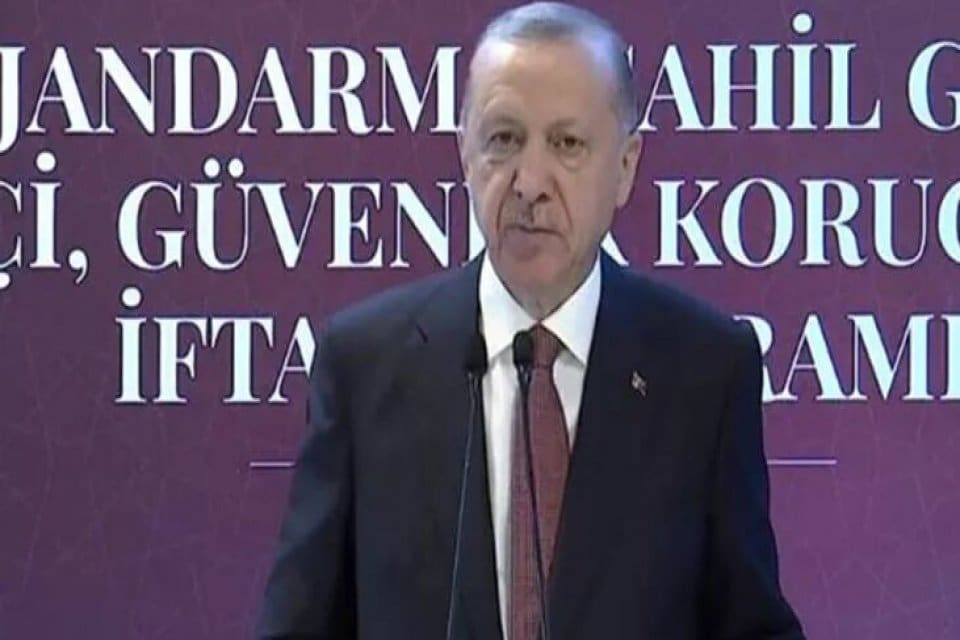 Cumhurbaşkanı Recep Tayyip Erdoğan, g&uuml;venlik personeli ile iftar programında a&ccedil;ıklamalarda